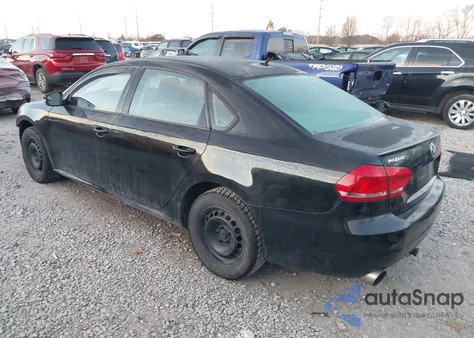 2015 Volkswagen Passat 1.8T S z USA, uszkodzony, nr VIN 1VWAT7A39FC076186